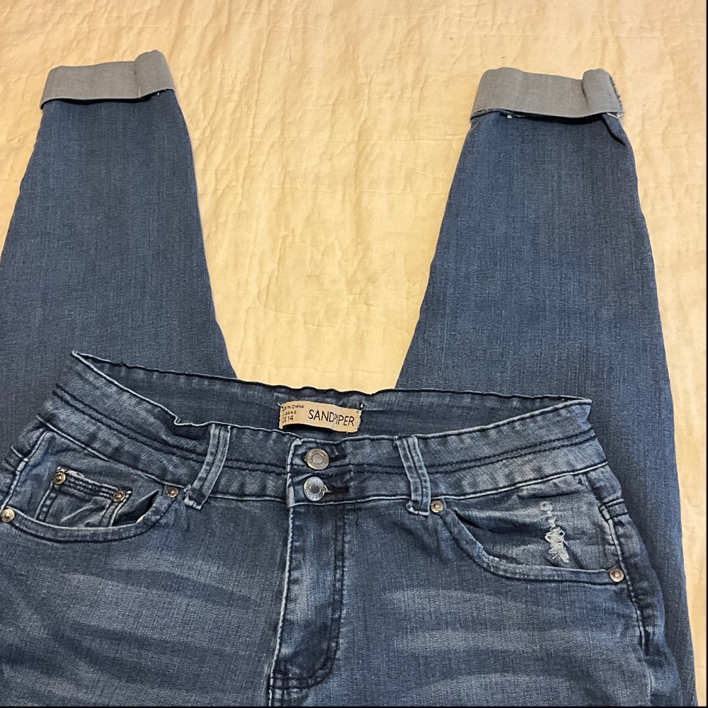 Sandpiper Cropped Distressed Capris size 14